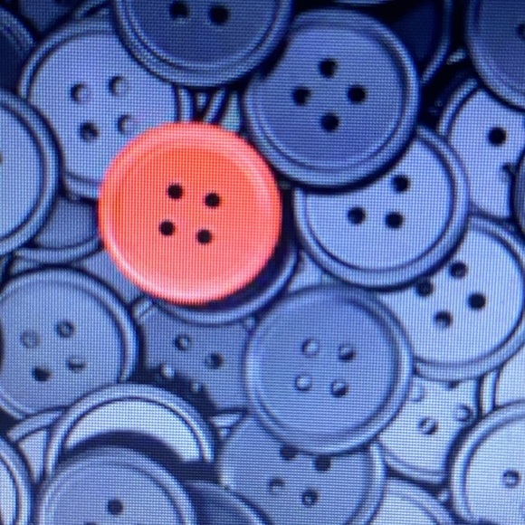 Hi I’m Kathryn! Welcome to my closet. - Picture 4 of 7